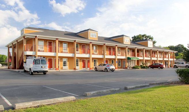 Quality Inn Exterior