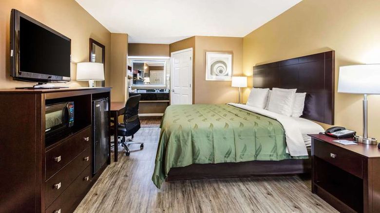 <b>Quality Inn Room</b>. Images powered by <a href="https://iceportal.shijigroup.com/" title="IcePortal" target="_blank">IcePortal</a>.