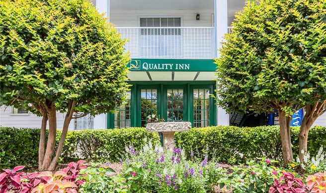 Quality Inn Exterior