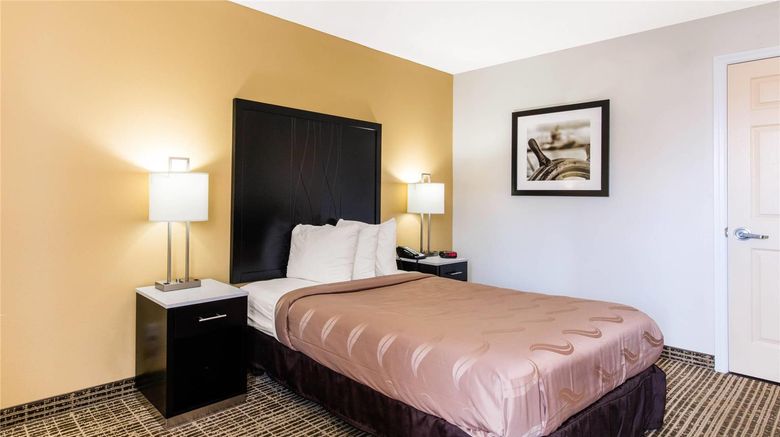 <b>Quality Inn Room</b>. Images powered by <a href="https://iceportal.shijigroup.com/" title="IcePortal" target="_blank">IcePortal</a>.