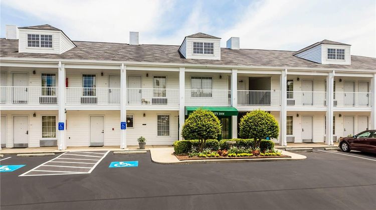 Quality Inn Exterior