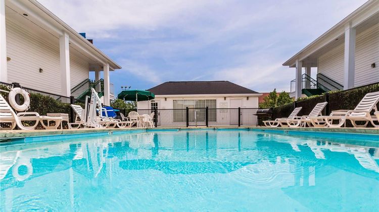 Quality Inn Pool