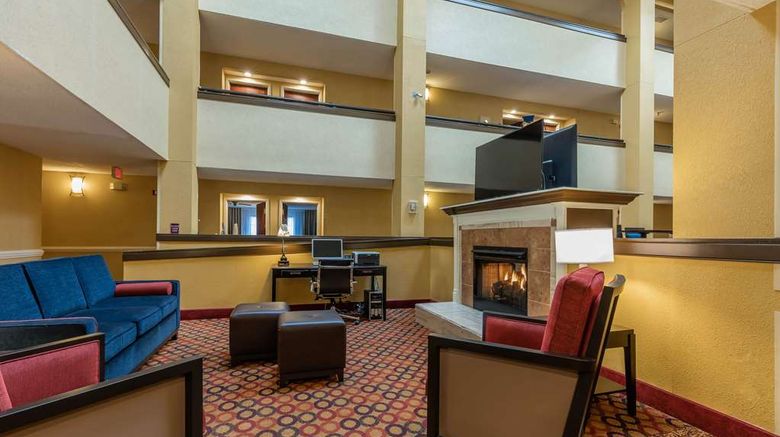 <b>Comfort Inn & Suites Jasper Lobby</b>. Images powered by <a href="https://iceportal.shijigroup.com/" title="IcePortal" target="_blank">IcePortal</a>.