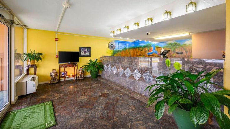 <b>Econo Lodge Decatur South Lobby</b>. Images powered by <a href="https://iceportal.shijigroup.com/" title="IcePortal" target="_blank">IcePortal</a>.
