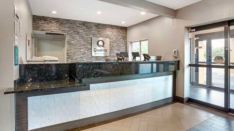 Quality Inn & Suites-Highway 280 Lobby