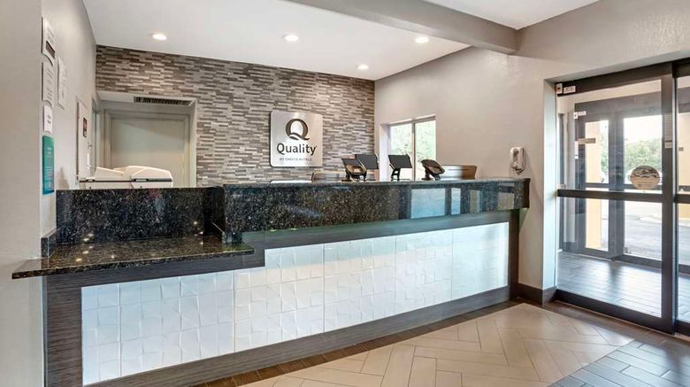 <b>Quality Inn & Suites-Highway 280 Lobby</b>. Images powered by <a href="https://iceportal.shijigroup.com/" title="IcePortal" target="_blank">IcePortal</a>.