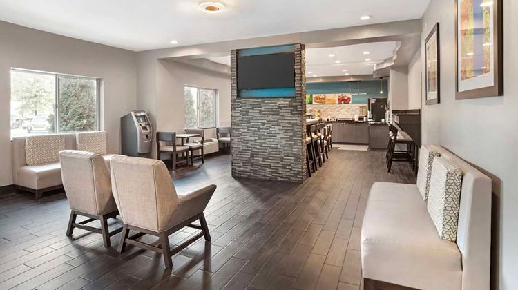 Quality Inn & Suites-Highway 280 Lobby
