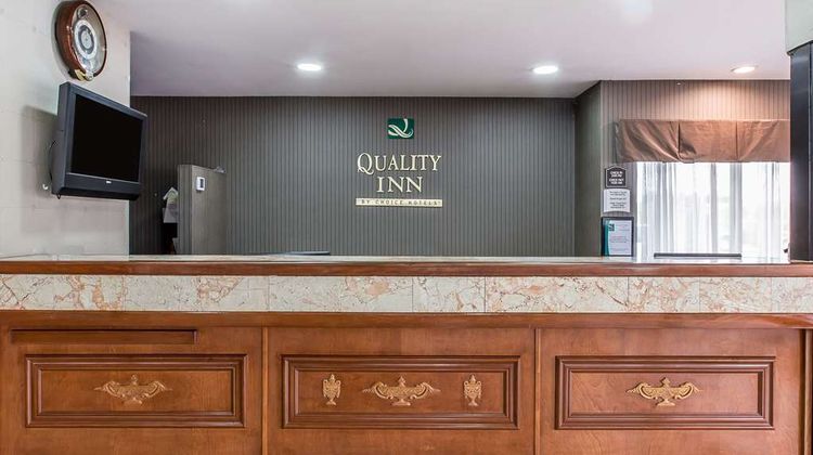 Quality Inn Montgomery South Lobby