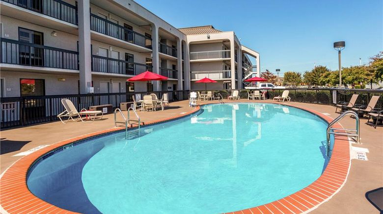 <b>Clarion Inn Huntsville Pool</b>. Images powered by <a href="https://iceportal.shijigroup.com/" title="IcePortal" target="_blank">IcePortal</a>.