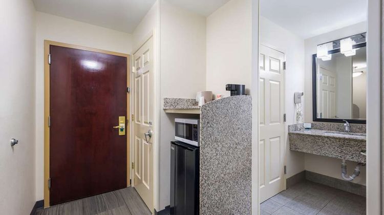 Quality Inn & Suites Huntsville Room