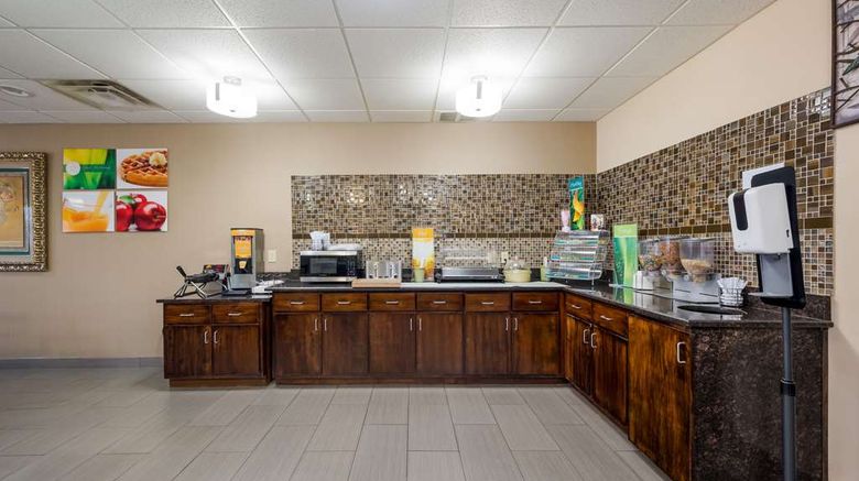 <b>Quality Inn & Suites Huntsville Restaurant</b>. Images powered by <a href="https://iceportal.shijigroup.com/" title="IcePortal" target="_blank">IcePortal</a>.