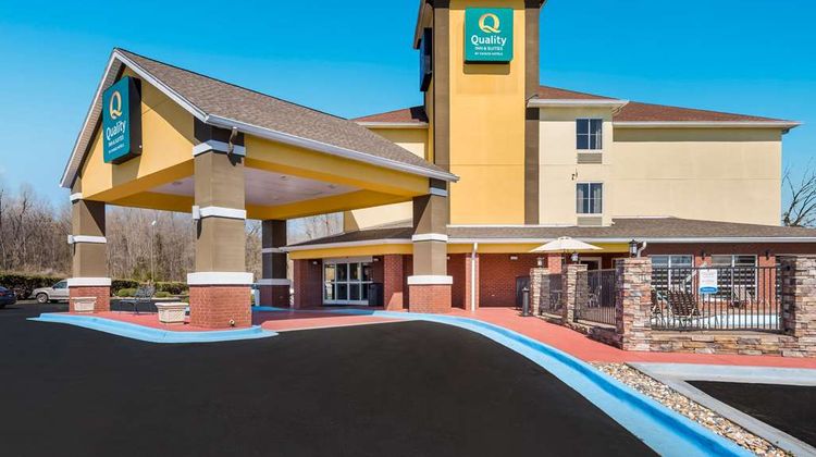 Quality Inn & Suites Huntsville Exterior