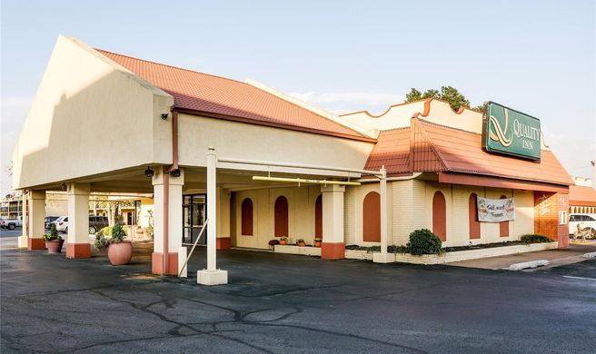 Quality Inn Exterior