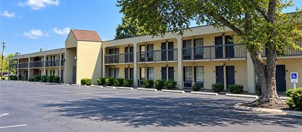 Quality Inn Exterior