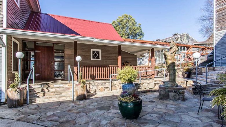<b>Inn at the Mill, An Ascend Hotel Exterior</b>. Images powered by <a href="https://iceportal.shijigroup.com/" title="IcePortal" target="_blank">IcePortal</a>.