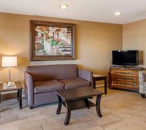 Quality Inn Lobby