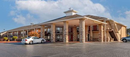 Quality Inn Exterior