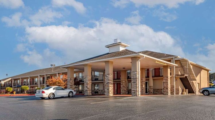 Quality Inn Exterior