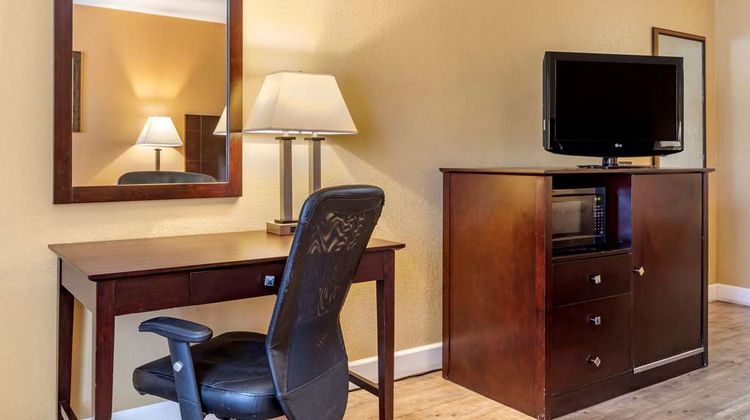 Quality Inn Room