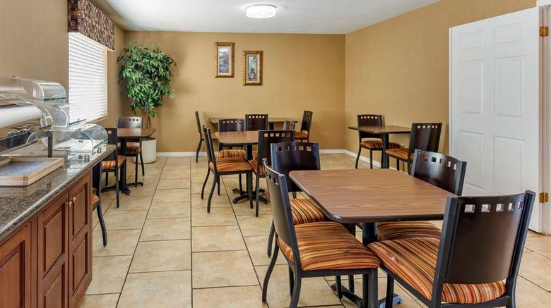 <b>Quality Inn Restaurant</b>. Images powered by <a href="https://iceportal.shijigroup.com/" title="IcePortal" target="_blank">IcePortal</a>.