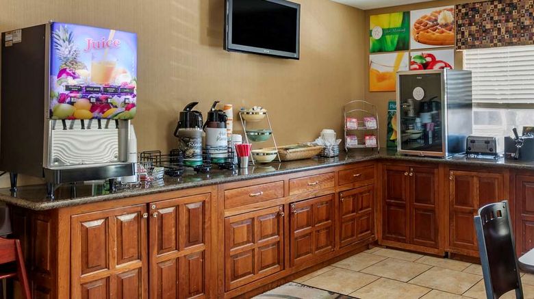 <b>Quality Inn Restaurant</b>. Images powered by <a href="https://iceportal.shijigroup.com/" title="IcePortal" target="_blank">IcePortal</a>.