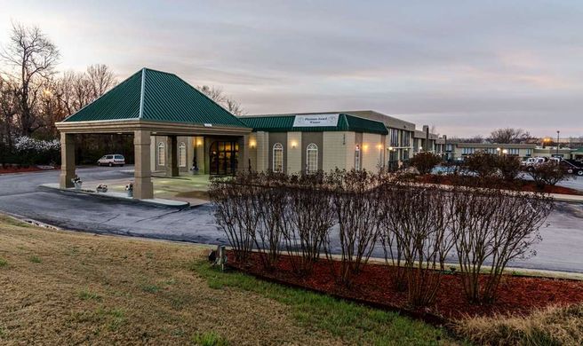 Quality Inn Exterior