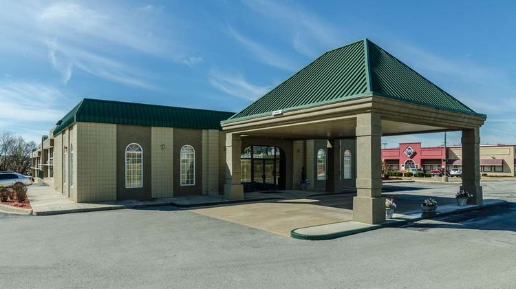 Quality Inn Exterior