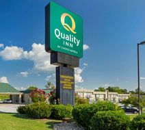 Quality Inn Exterior