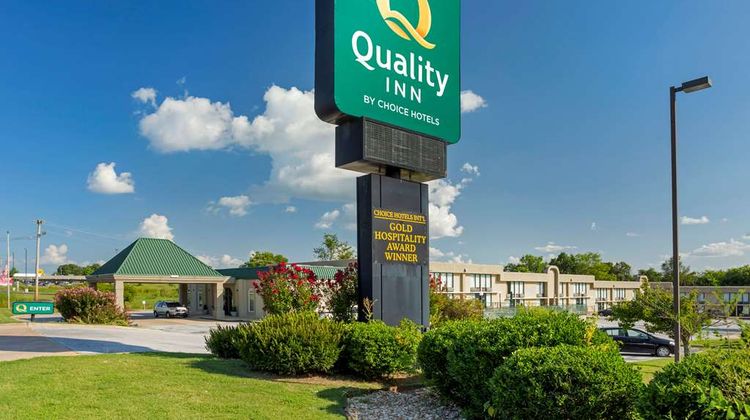 Quality Inn Exterior