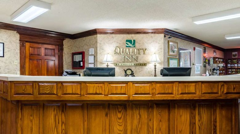 <b>Quality Inn Eureka Springs Lobby</b>. Images powered by <a href="https://iceportal.shijigroup.com/" title="IcePortal" target="_blank">IcePortal</a>.