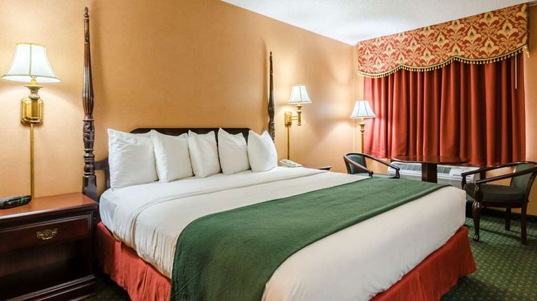 <b>Quality Inn Eureka Springs Room</b>. Images powered by <a href="https://iceportal.shijigroup.com/" title="IcePortal" target="_blank">IcePortal</a>.