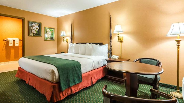 <b>Quality Inn Eureka Springs Room</b>. Images powered by <a href="https://iceportal.shijigroup.com/" title="IcePortal" target="_blank">IcePortal</a>.