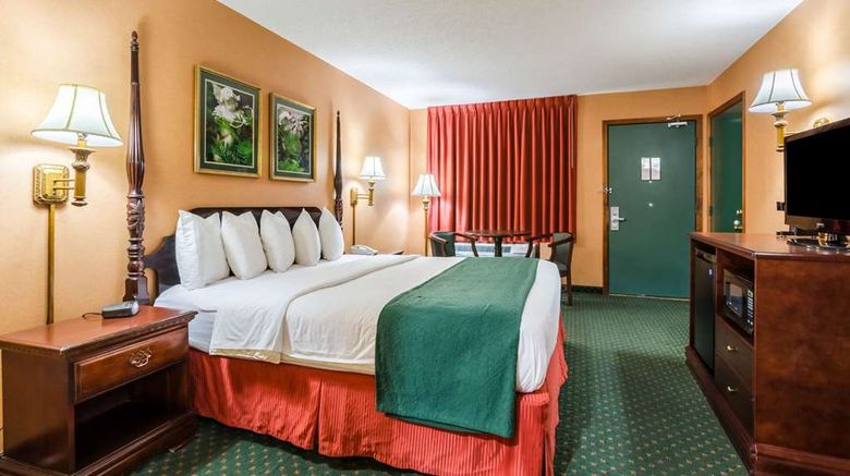 <b>Quality Inn Eureka Springs Room</b>. Images powered by <a href="https://iceportal.shijigroup.com/" title="IcePortal" target="_blank">IcePortal</a>.