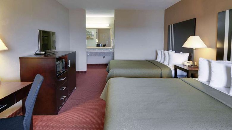 <b>Quality Inn and Suites Clarksville Room</b>. Images powered by <a href="https://iceportal.shijigroup.com/" title="IcePortal" target="_blank">IcePortal</a>.