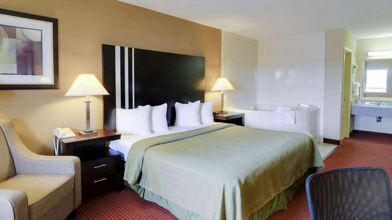 <b>Quality Inn and Suites Clarksville Suite</b>. Images powered by <a href="https://iceportal.shijigroup.com/" title="IcePortal" target="_blank">IcePortal</a>.
