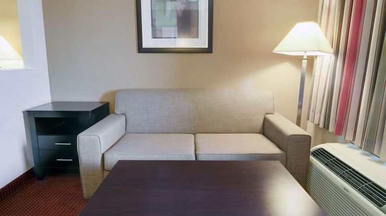 <b>Quality Inn and Suites Clarksville Suite</b>. Images powered by <a href="https://iceportal.shijigroup.com/" title="IcePortal" target="_blank">IcePortal</a>.