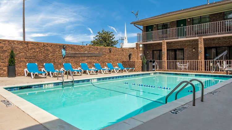 Quality Inn Magnolia Pool