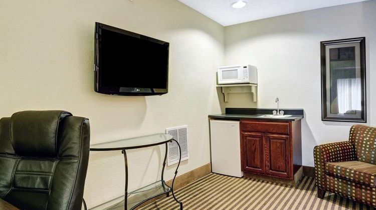 Comfort Inn & Suites Room