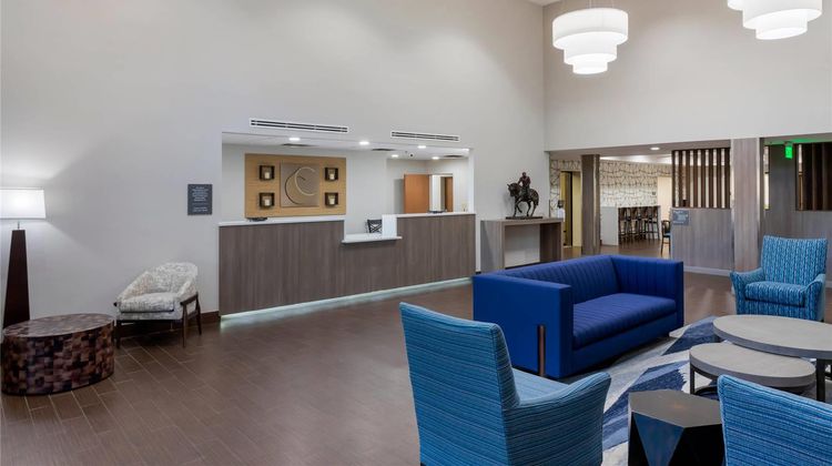 Comfort Inn & Suites Lobby
