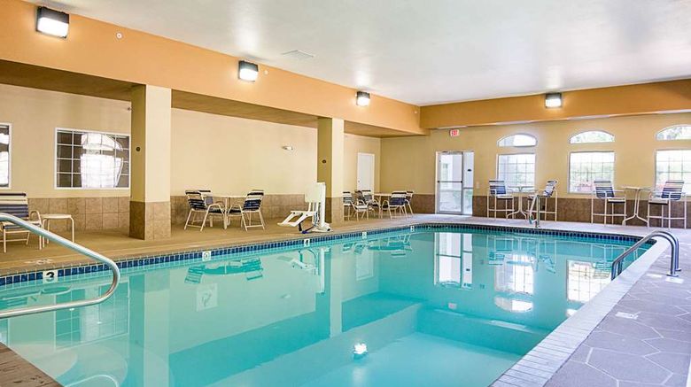 <b>Comfort Inn Pool</b>. Images powered by <a href="https://iceportal.shijigroup.com/" title="IcePortal" target="_blank">IcePortal</a>.