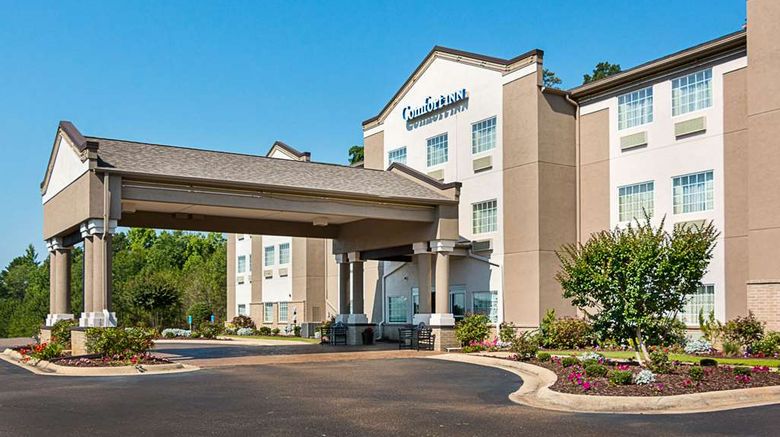 <b>Comfort Inn Exterior</b>. Images powered by <a href="https://iceportal.shijigroup.com/" title="IcePortal" target="_blank">IcePortal</a>.