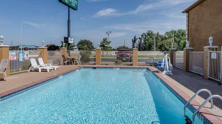 Quality Inn Downtown Pool