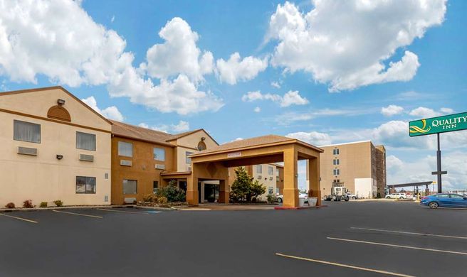 Quality Inn Downtown Exterior