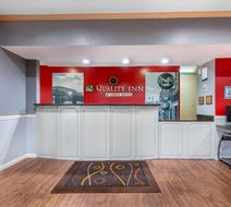 Quality Inn Downtown Lobby