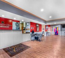 Quality Inn Downtown Lobby