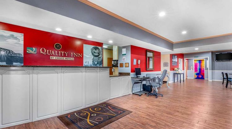 Quality Inn Downtown Lobby