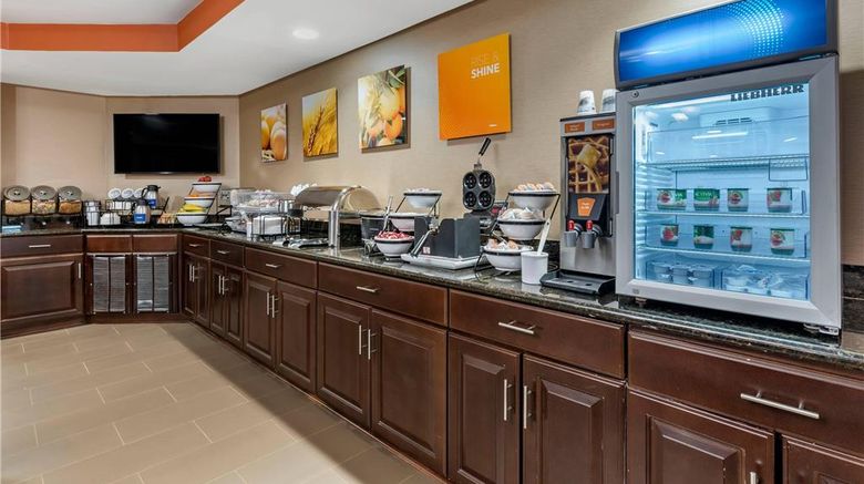<b>Comfort Inn & Suites Restaurant</b>. Images powered by <a href="https://iceportal.shijigroup.com/" title="IcePortal" target="_blank">IcePortal</a>.