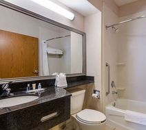 Quality Suites Springdale Room