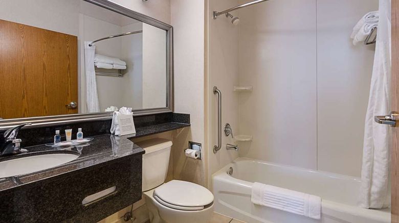<b>Quality Suites Springdale Room</b>. Images powered by <a href="https://iceportal.shijigroup.com/" title="IcePortal" target="_blank">IcePortal</a>.