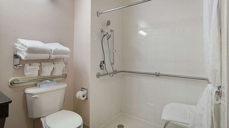 <b>Quality Suites Springdale Room</b>. Images powered by <a href="https://iceportal.shijigroup.com/" title="IcePortal" target="_blank">IcePortal</a>.